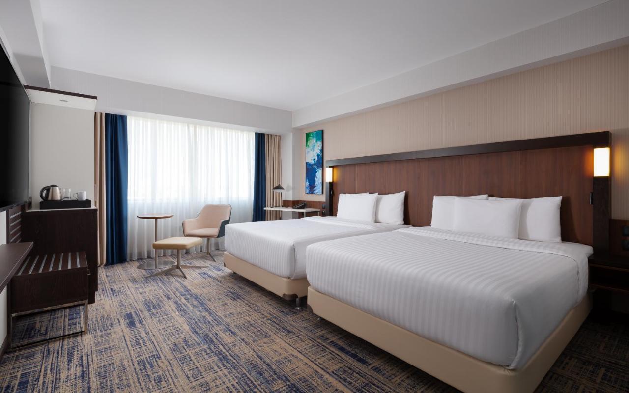 Courtyard By Marriott Tashkent Hotel Buitenkant foto