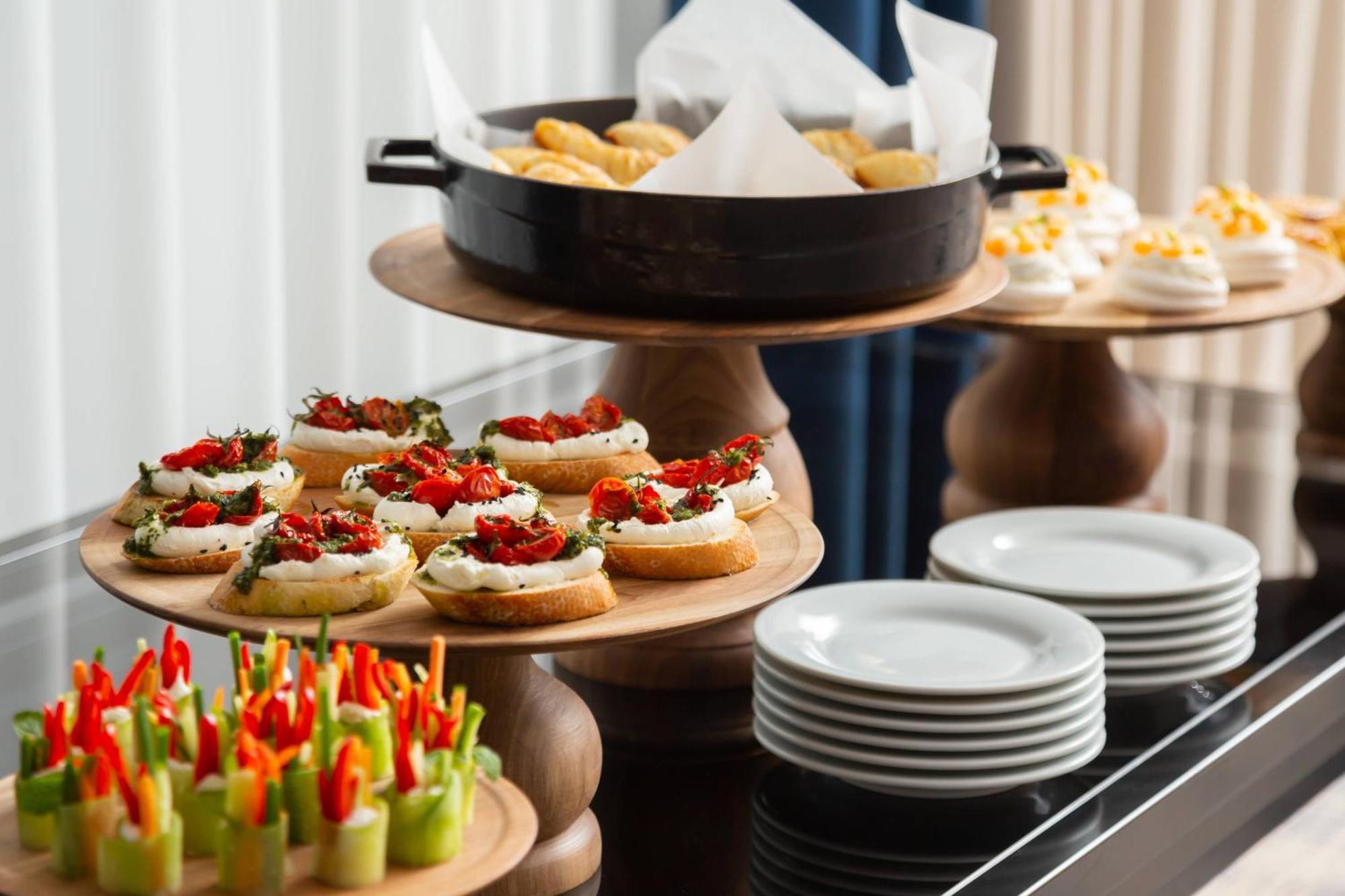 Courtyard By Marriott Tashkent Hotel Buitenkant foto