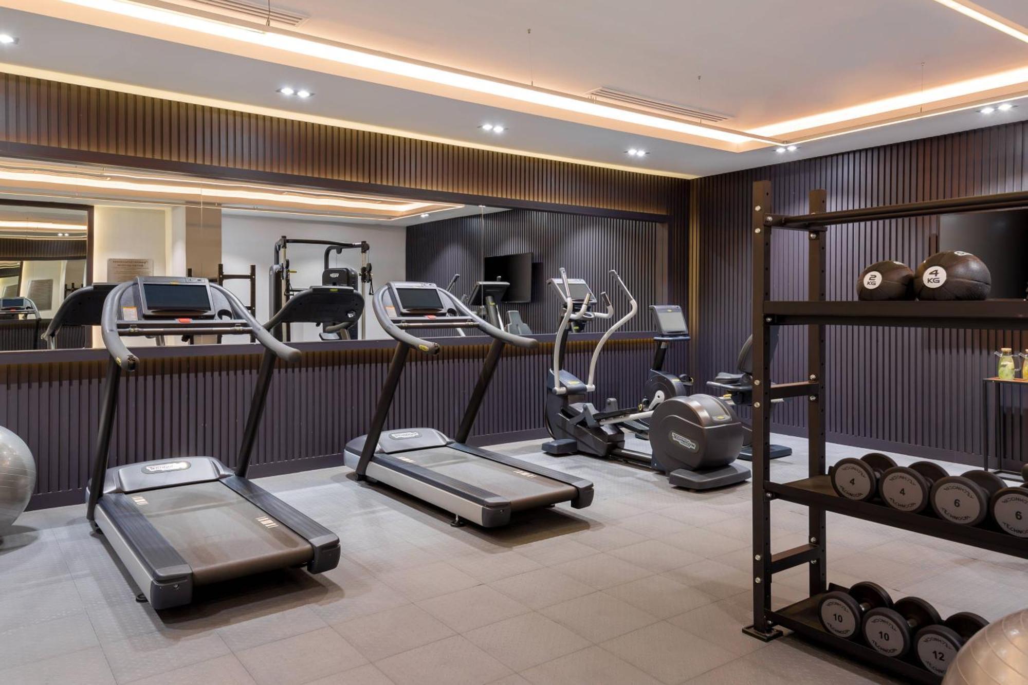 Courtyard By Marriott Tashkent Hotel Buitenkant foto