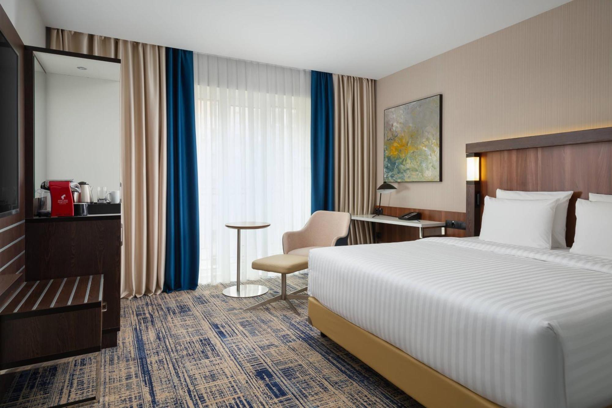 Courtyard By Marriott Tashkent Hotel Buitenkant foto