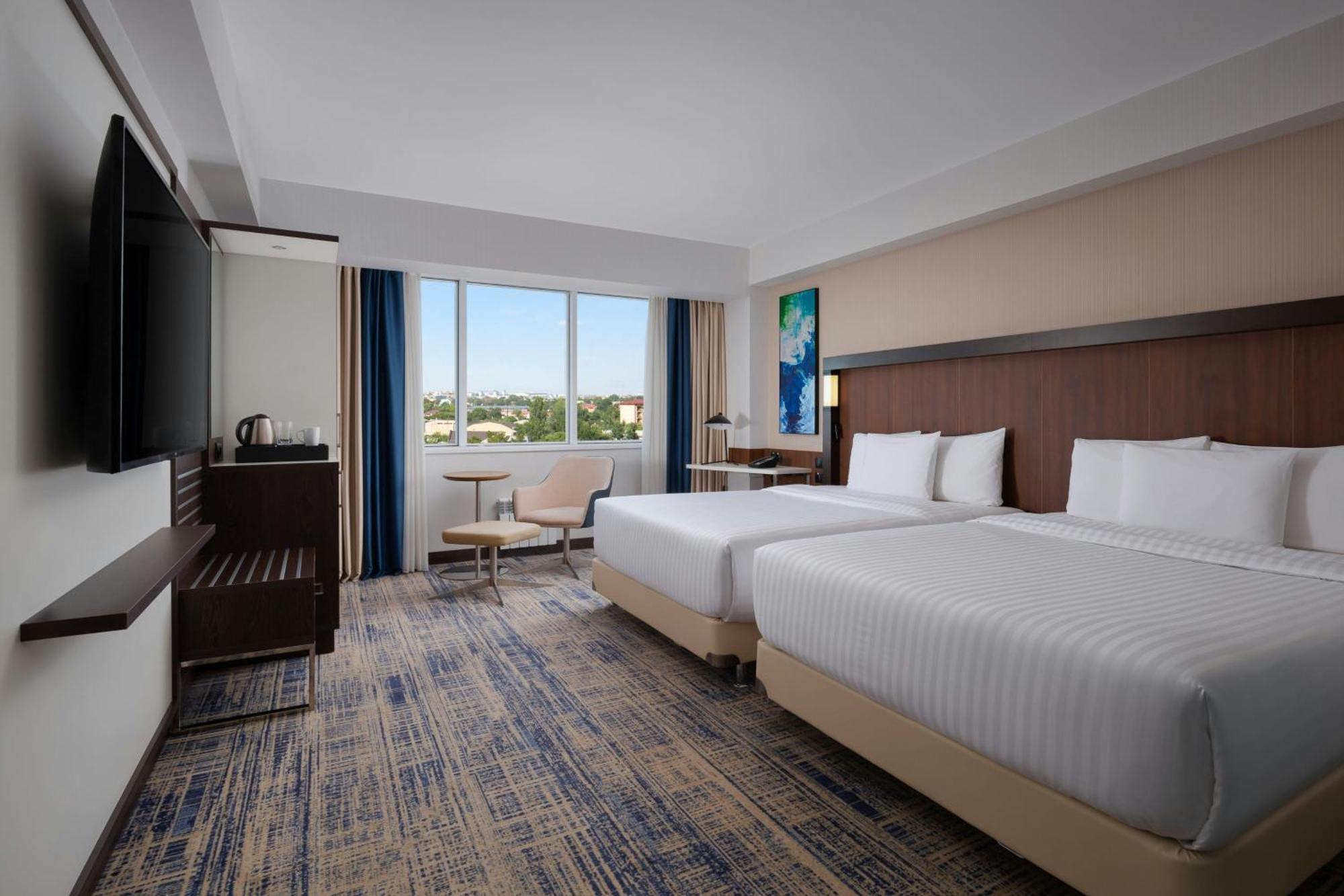 Courtyard By Marriott Tashkent Hotel Buitenkant foto