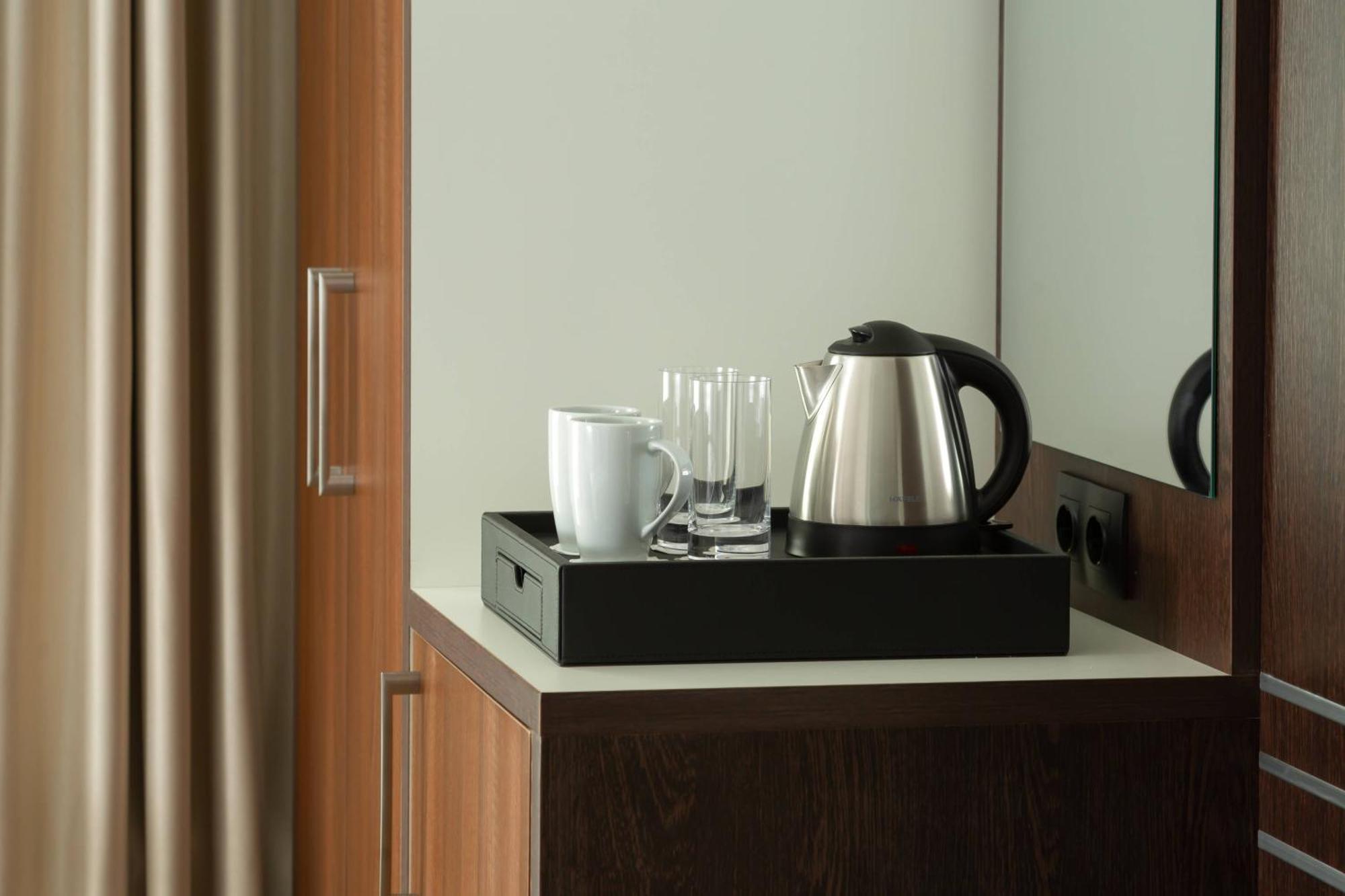 Courtyard By Marriott Tashkent Hotel Buitenkant foto