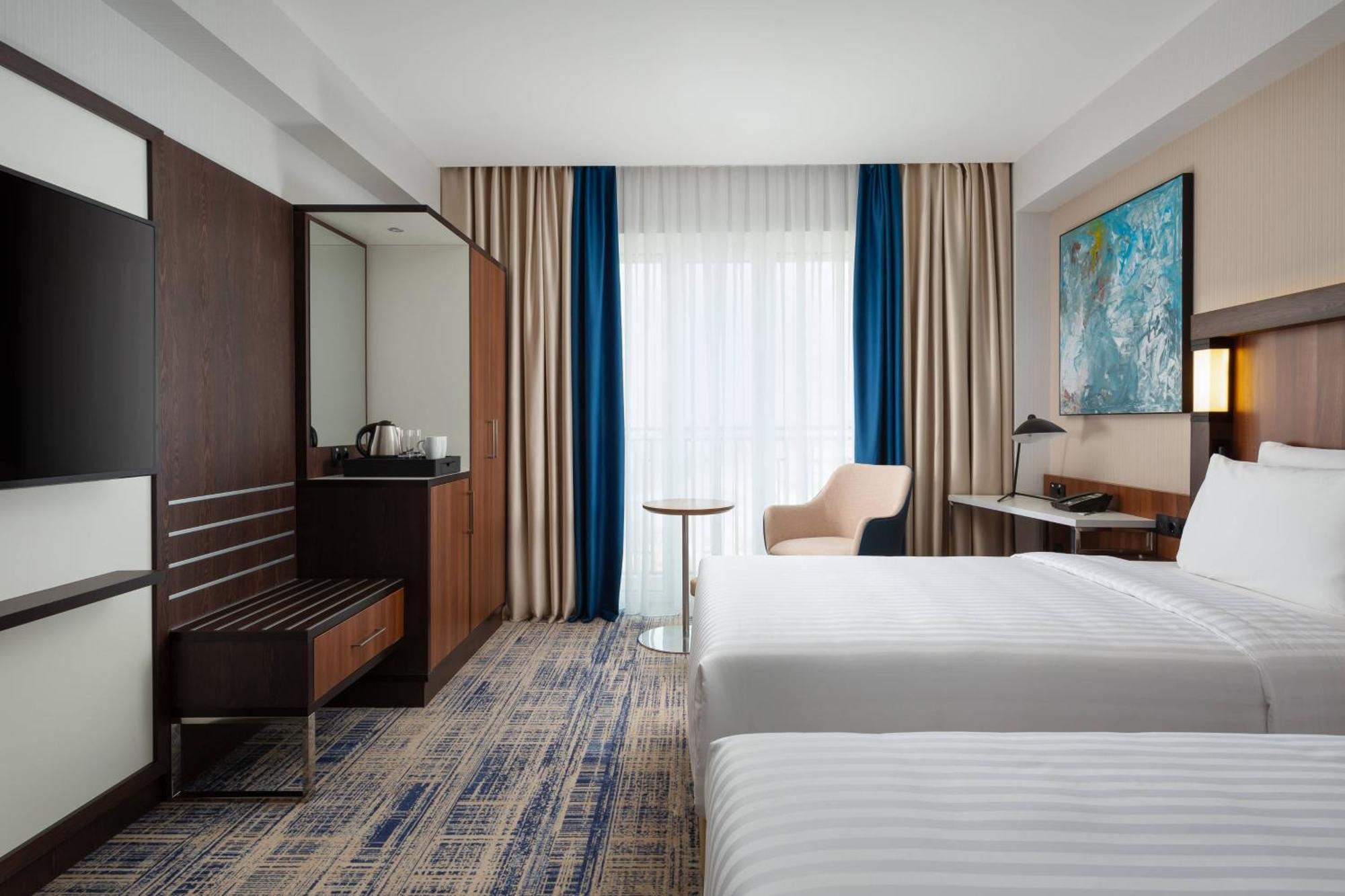 Courtyard By Marriott Tashkent Hotel Buitenkant foto