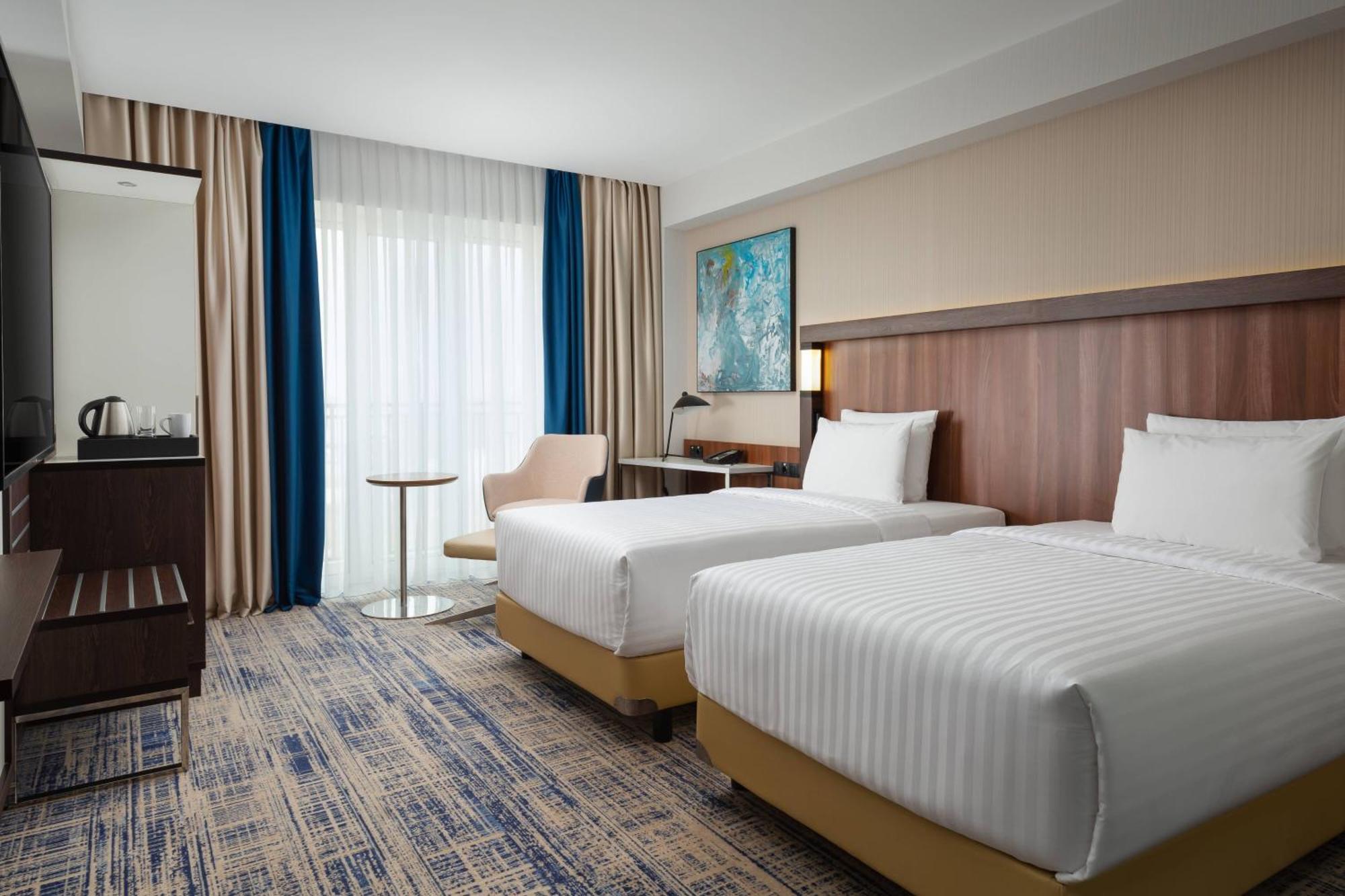 Courtyard By Marriott Tashkent Hotel Buitenkant foto