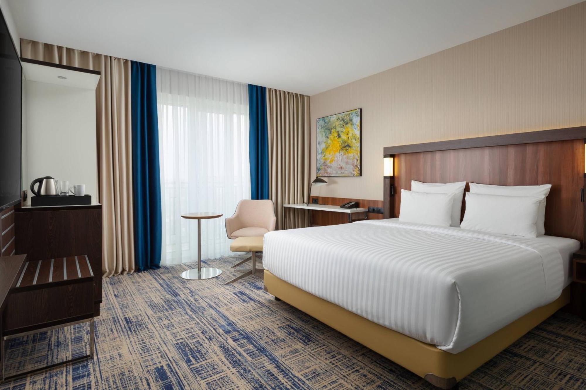 Courtyard By Marriott Tashkent Hotel Buitenkant foto