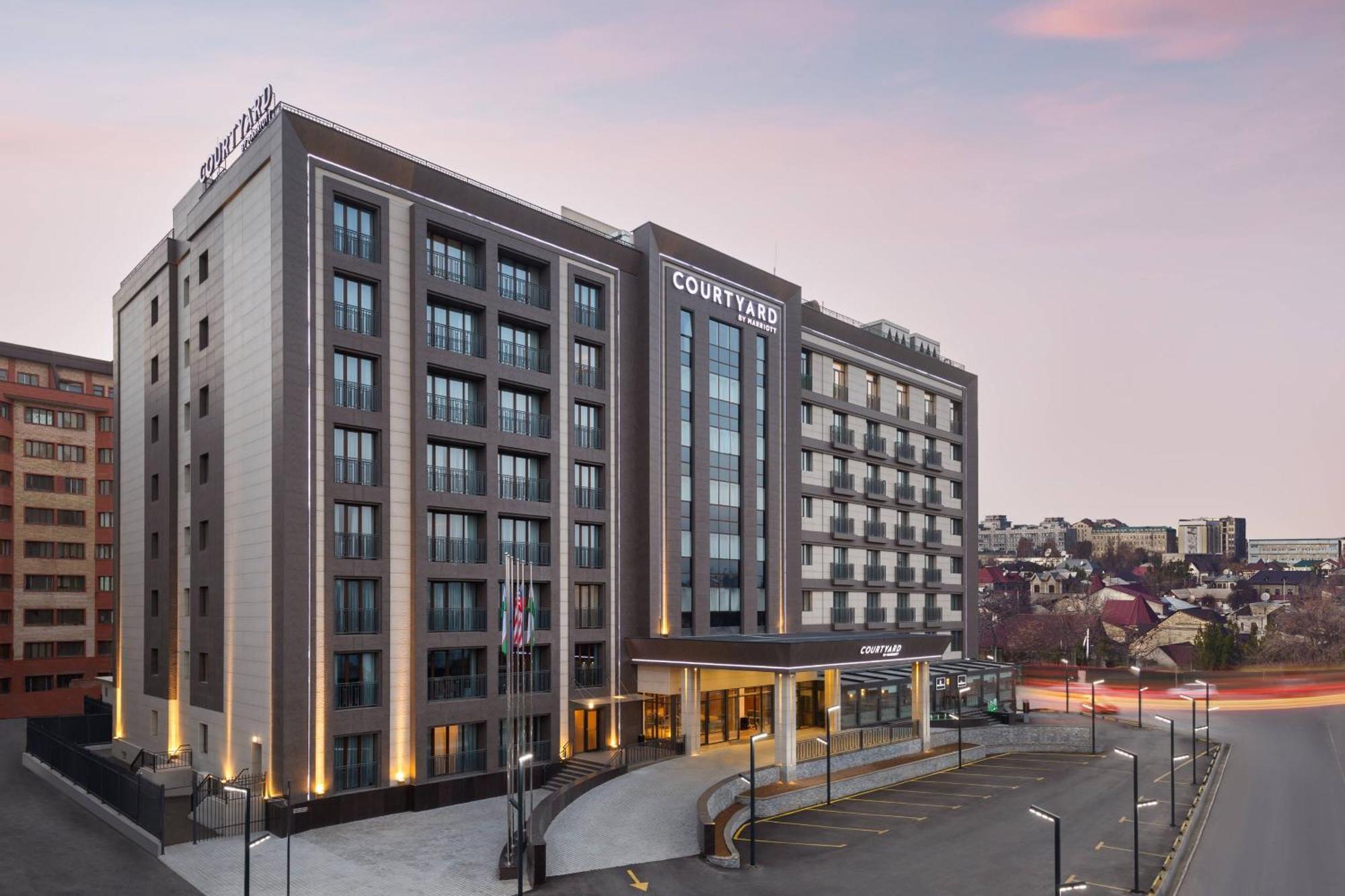 Courtyard By Marriott Tashkent Hotel Buitenkant foto